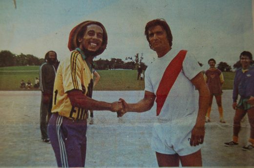 Avec Bob Marley, venu taper le ballon avec les Nantais un jour de concert...